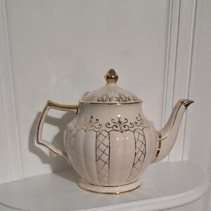 Vintage Sadler Teapot Ivory with Gold , Made in England Collectable